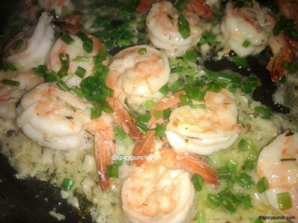 sprinkle spring onion over the over the gravy