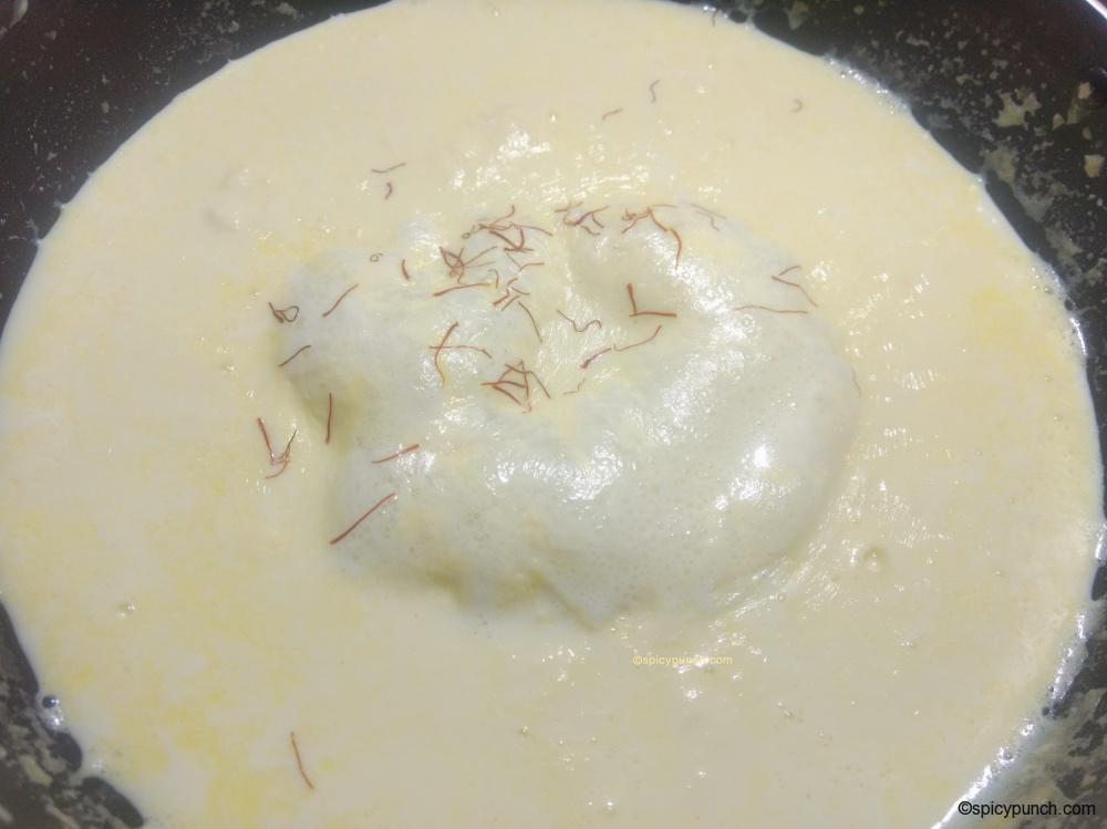 Kesar in boiling milk