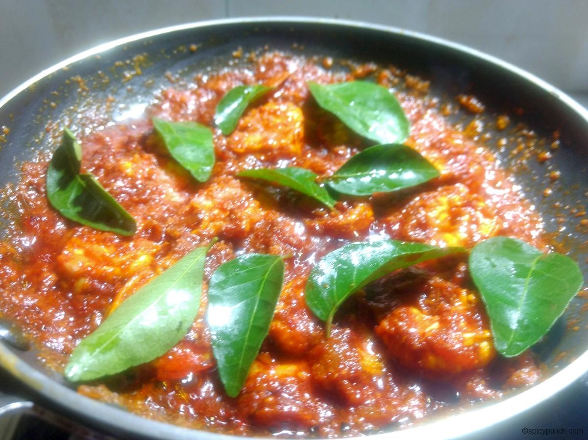 curry leaves in prawn ghee roast