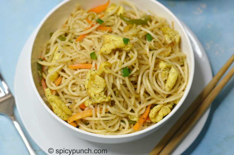 Egg noodles recipe (Chinese Hakka style) | Egg chow mein recipe